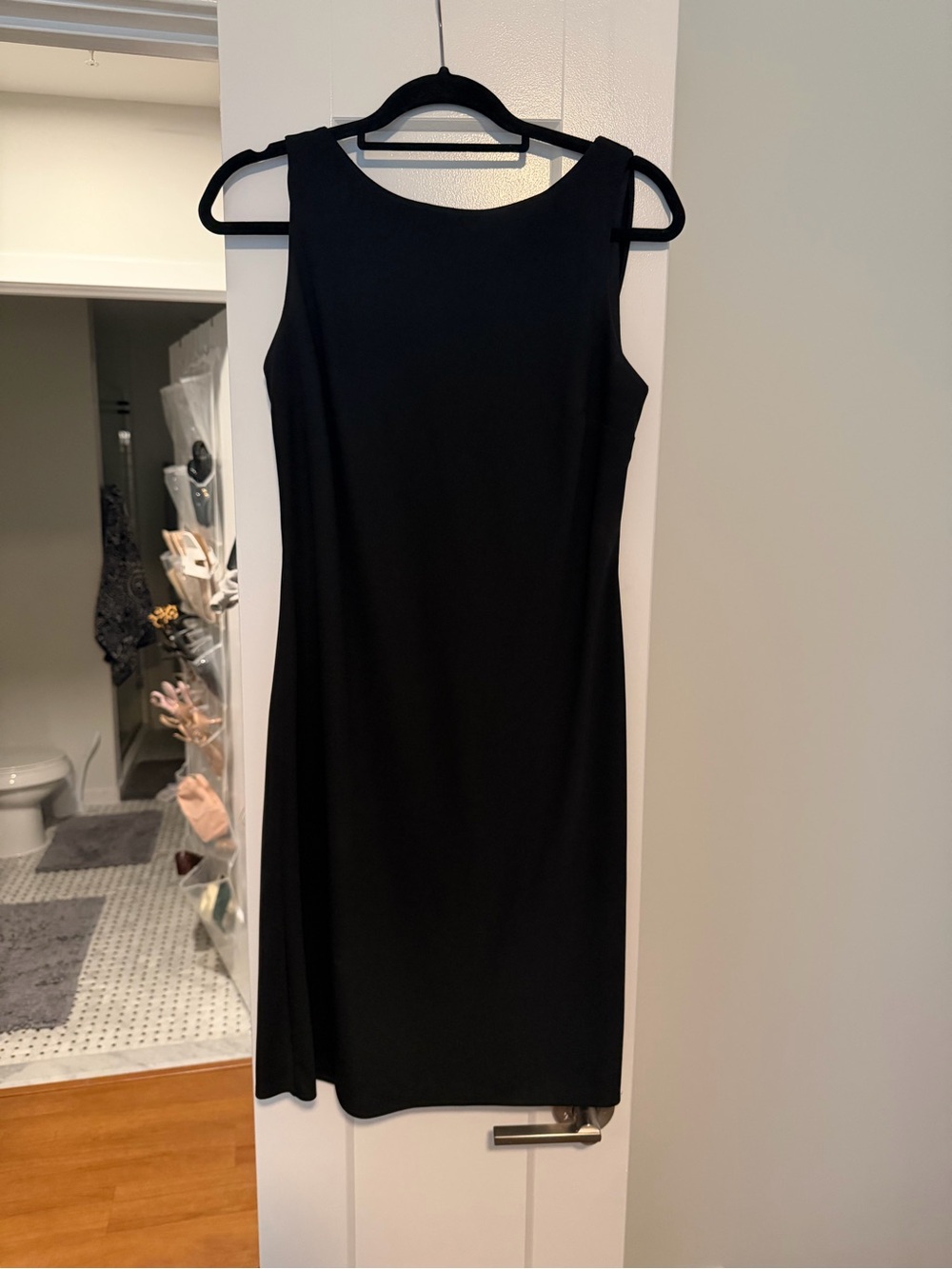 Sleek Black Sleeveless Shift Dress